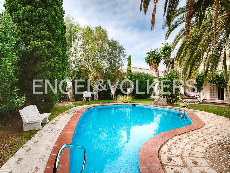 Foto 2282a6b5-02c2-4c4d-bcb4-b9ebe93d8a85. Haus mit parking pool in Muga - Gran Reserva - Badia Empuriabrava