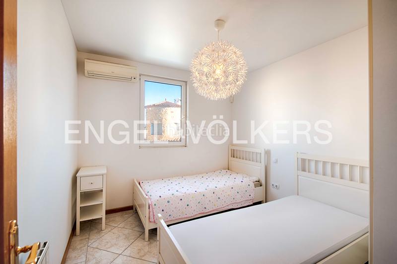 Foto 9df8172c-bb3f-44ca-82a5-dbebc1c901f4. Casa  de 4 habitaciones con piscina en Requesens Empuriabrava