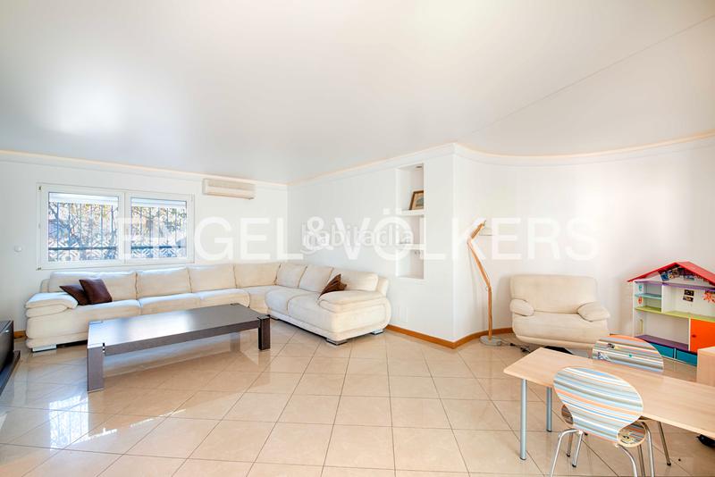 Foto c9c4382f-6b4b-4845-ae39-fe5bd78a5c3d. Casa  de 4 habitaciones con piscina en Requesens Empuriabrava