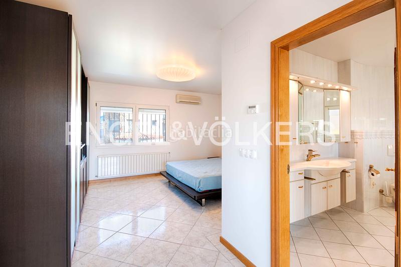 Foto f34769fc-9086-4ef0-8833-74f57f5a2698. Casa  de 4 habitaciones con piscina en Requesens Empuriabrava