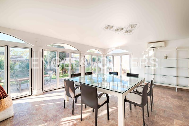 Foto fa3f37f8-dfd2-4968-a3d8-b0b8b4bb7e28. Casa  de 4 habitaciones con piscina en Requesens Empuriabrava