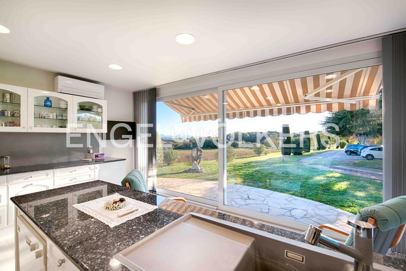 Foto f464ea2b-d5f2-4155-8f67-f58f48fb24ed. Masía  exclusiva en Navata