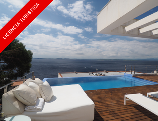 Maison à Puig Rom-Canyelles-Almadrava. Villa moderna en casi primera línea de mar, y licencia turística