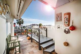 Àtic  Carrer cala trencada. Elegante apartamento en cala trencada, roses: lujo y serenidad e