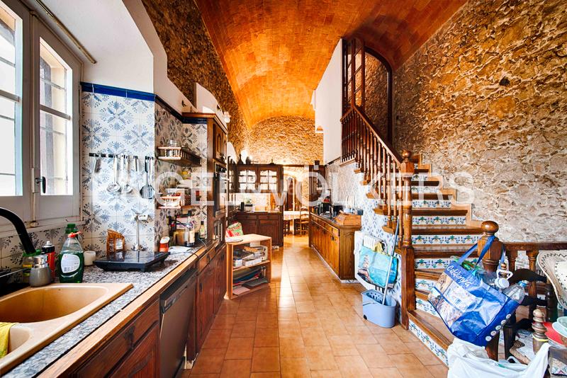 Foto 73fda452-366c-484e-863e-d971c3656cdd. Haus mit kamin heizung parking pool in Borrassà