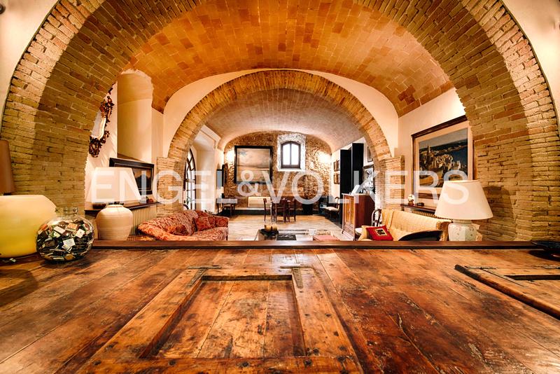 Foto 78777deb-d0f5-4103-8276-32a20b8a3f4d. Haus mit kamin heizung parking pool in Borrassà