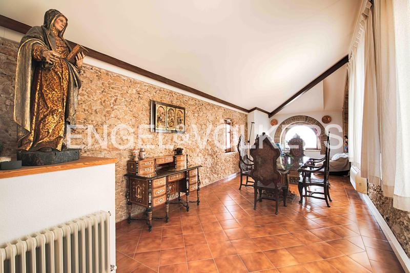 Foto 7e755059-c5bb-4bfa-b5cb-ff02ed8c7a00. Haus mit kamin heizung parking pool in Borrassà