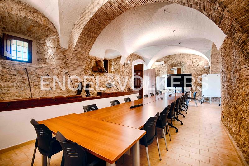 Foto 90097022-d8ac-4a93-beac-ec379b99a773. Haus mit kamin heizung parking pool in Borrassà