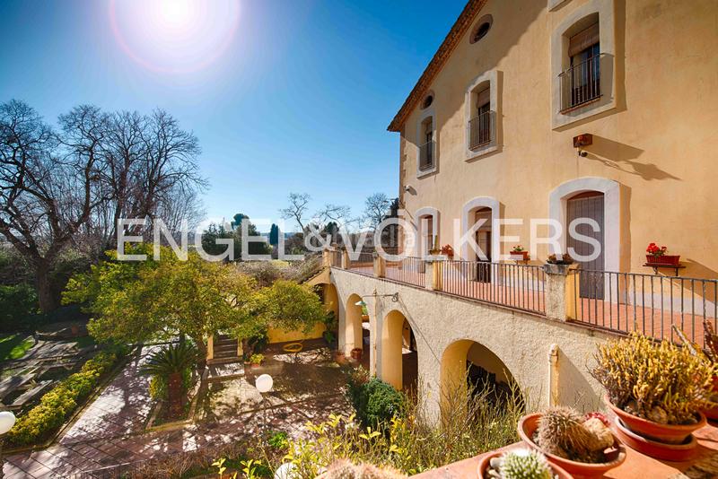 Foto 9325cf17-608b-47e9-a08d-9af688b6a309. Haus mit kamin heizung parking pool in Borrassà