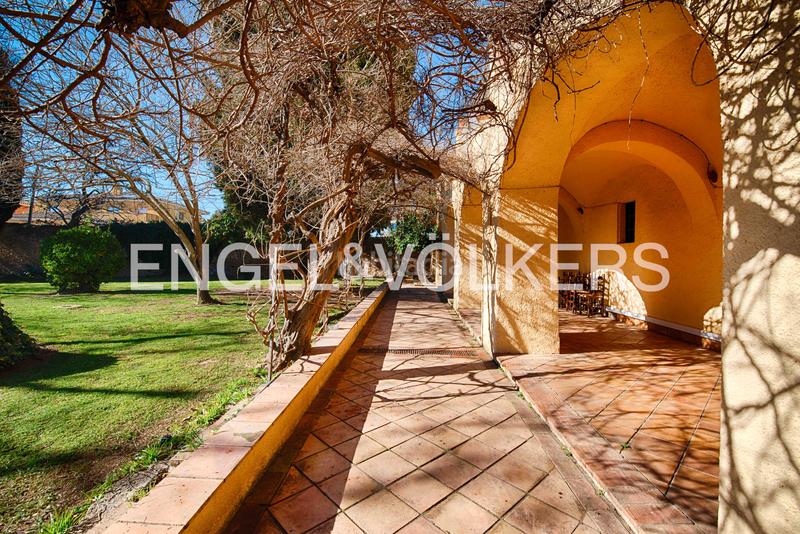 Foto b989a693-2e1b-408f-b405-be9eea8a92a7. Haus mit kamin heizung parking pool in Borrassà