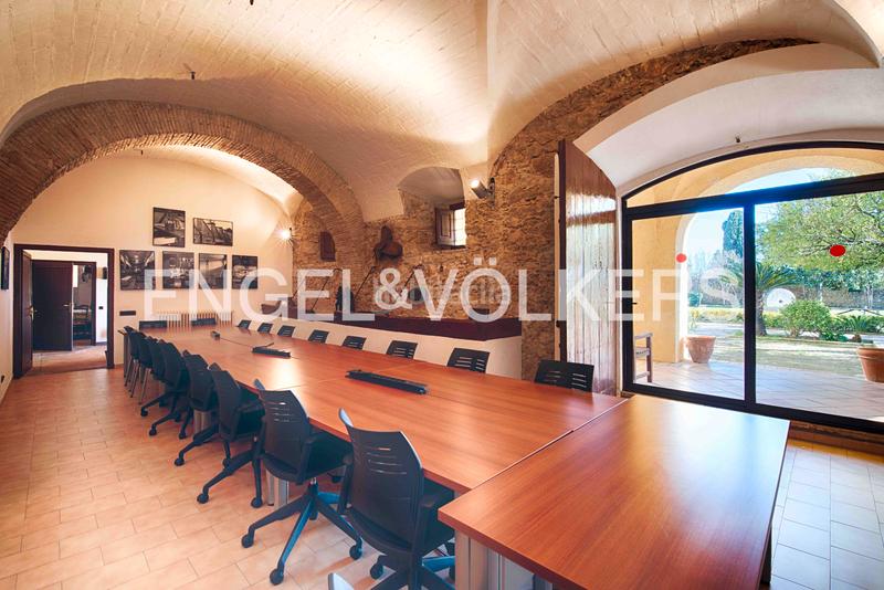 Foto eb64d7e7-7957-4c49-9862-e1c376758cc8. Haus mit kamin heizung parking pool in Borrassà