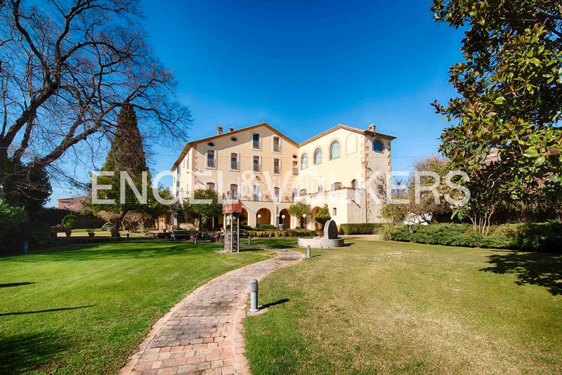 Foto f031be08-57ad-4fa3-92ce-95040e25244a. Haus mit kamin heizung parking pool in Borrassà