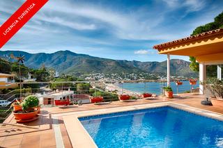 Casa en Carrer frederic marès 78. 2 casas con vistas al mar en el port de la selva
