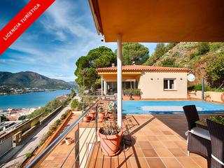 Casa a Carrer frederic marès 78. 2 casas con vistas al mar en el port de la selva