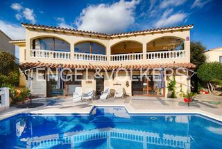 Chalet  Carrer andalusia. Casa con vistas al mar y piscina en mas fumats, roses