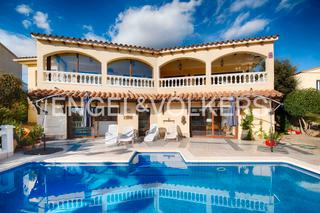 Xalet  Carrer andalusia. Casa con vistas al mar y piscina