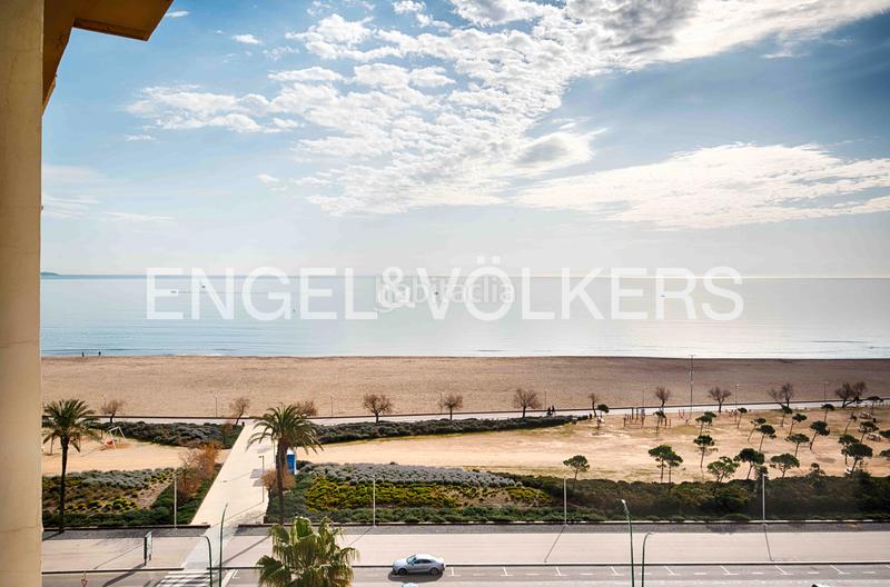 Foto 184e0a6d-8b70-41fe-87ba-e31e989c9bf3. Apartamento idílico apartamento de 3 dormitorios en primera línea de mar en Empuriabrava