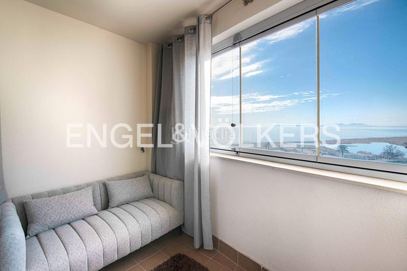 Foto 23941dab-e8ac-4185-85c2-d23ca157420f. Apartamento idílico apartamento de 3 dormitorios en primera línea de mar en Empuriabrava