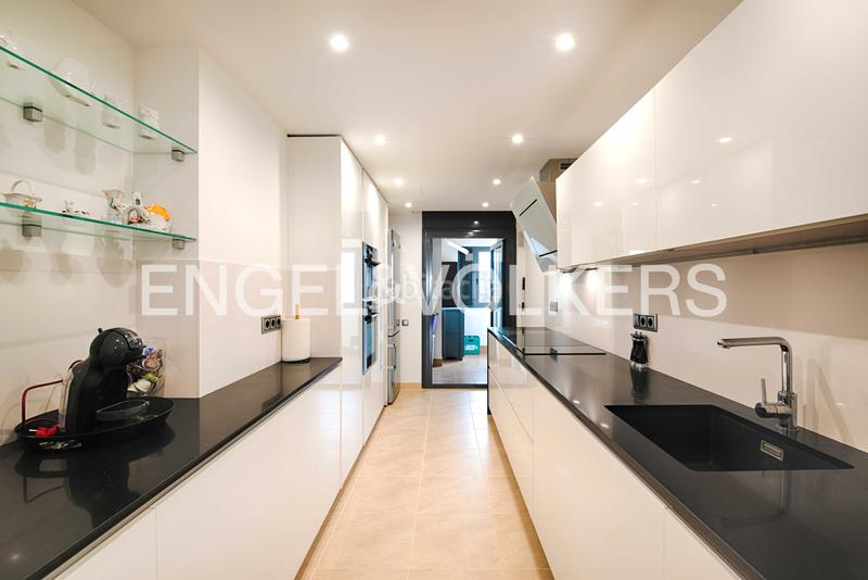 Foto 4532d4da-74c1-4a64-956c-f4ccc1be7544. Apartamento idílico apartamento de 3 dormitorios en primera línea de mar en Empuriabrava