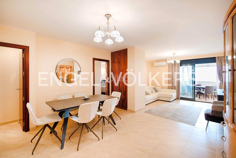 Foto e79a70ee-0a5c-4a60-a2c9-20ca0343cb28. Apartamento idílico apartamento de 3 dormitorios en primera línea de mar en Empuriabrava