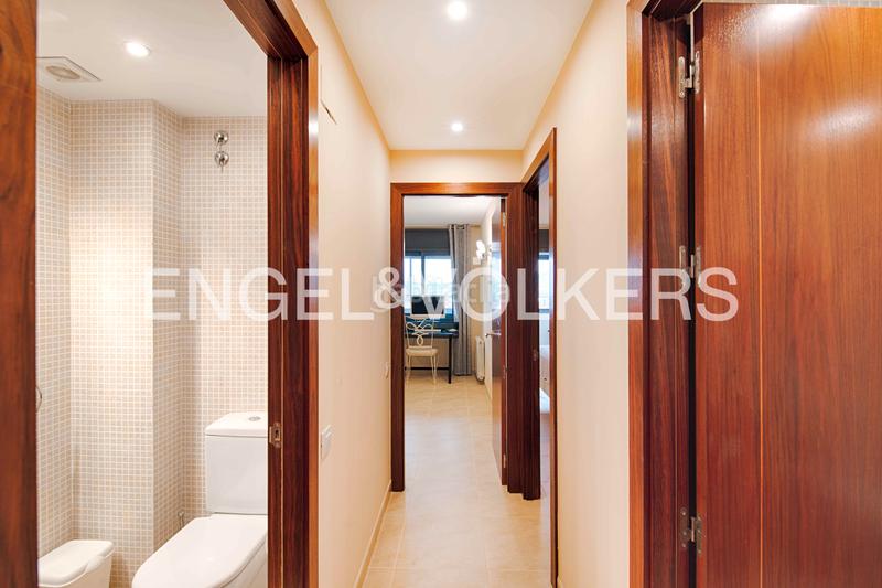 Foto f24015a3-d37b-488b-a7ee-5bac9b0ee442. Apartamento idílico apartamento de 3 dormitorios en primera línea de mar en Empuriabrava