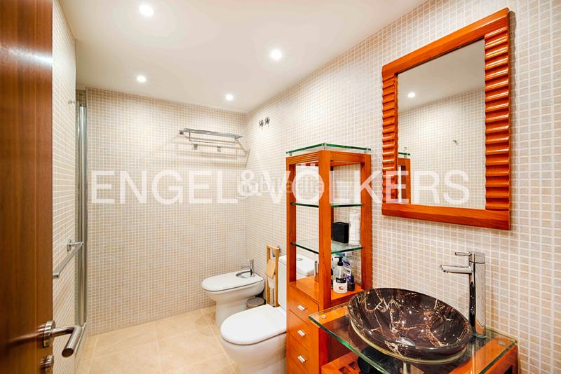 Foto f2f5f83e-a913-42ca-b8a2-1e2d712e800e. Apartamento idílico apartamento de 3 dormitorios en primera línea de mar en Empuriabrava