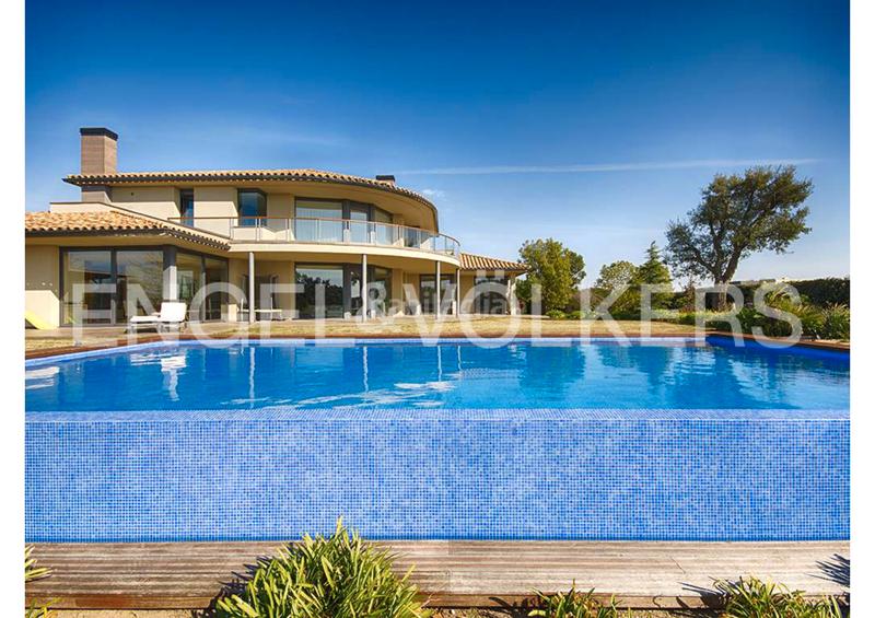 Foto 1f6c5eab-a18e-492d-b439-283b8bb9cc27. Chalet avec cheminée chauffage parking piscine dans Peralada