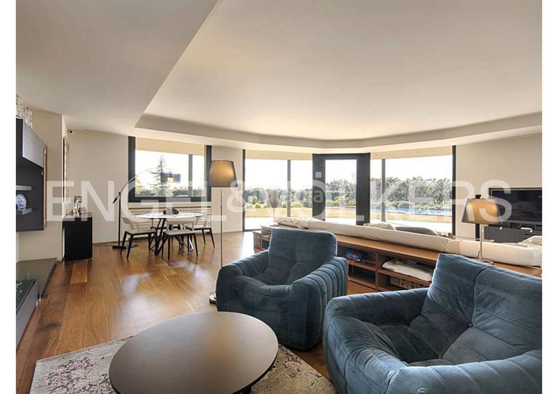 Foto 6c5f9ce8-d663-41cb-8e51-ad3967aceeeb. Chalet avec cheminée chauffage parking piscine dans Peralada