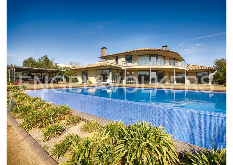 Foto 7af1ebff-54b4-4321-8880-a22b9fab9b49. Chalet avec cheminée chauffage parking piscine dans Peralada