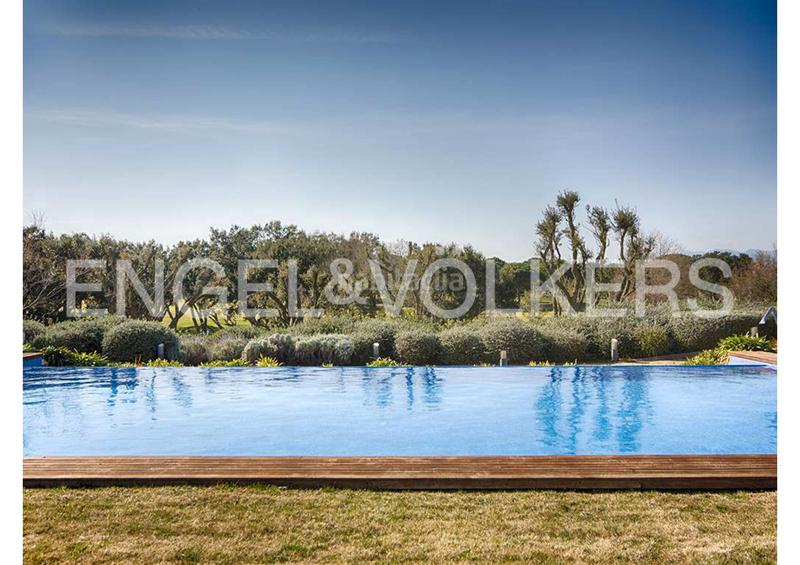 Foto 98a4d193-ef48-41d9-a32a-432a0aec78c8. Chalet avec cheminée chauffage parking piscine dans Peralada