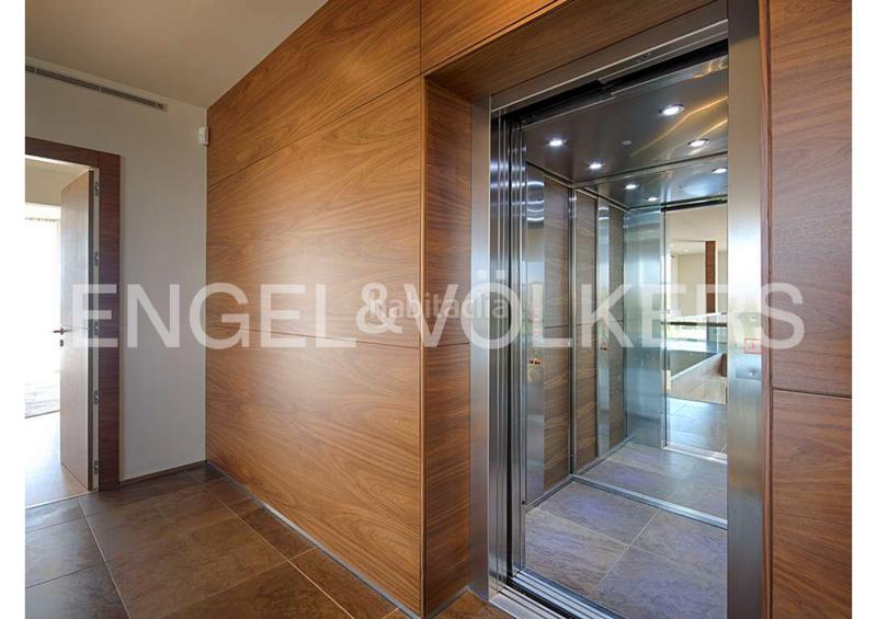 Foto bfea7d20-947c-4ba1-808f-f3f1033596af. Chalet avec cheminée chauffage parking piscine dans Peralada