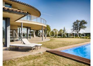 Xalet  Carrer felip l'ardit. Estilo y exclusividad en golf de peralada