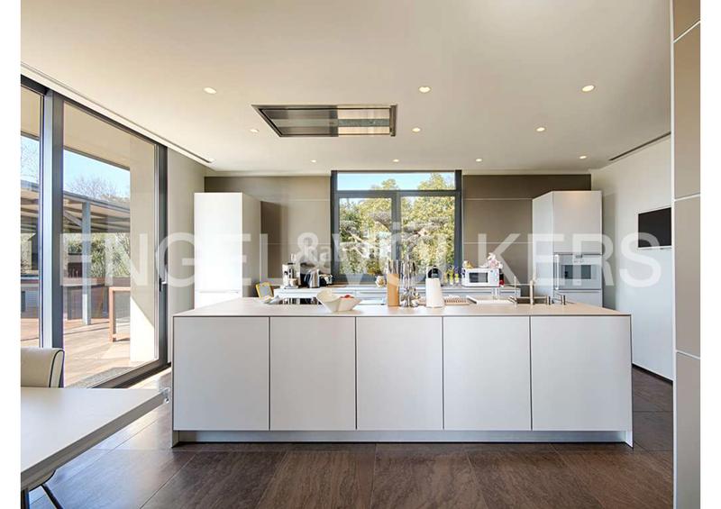 Foto e3a4f715-e85d-4041-be22-c47b9018f42c. Chalet avec cheminée chauffage parking piscine dans Peralada