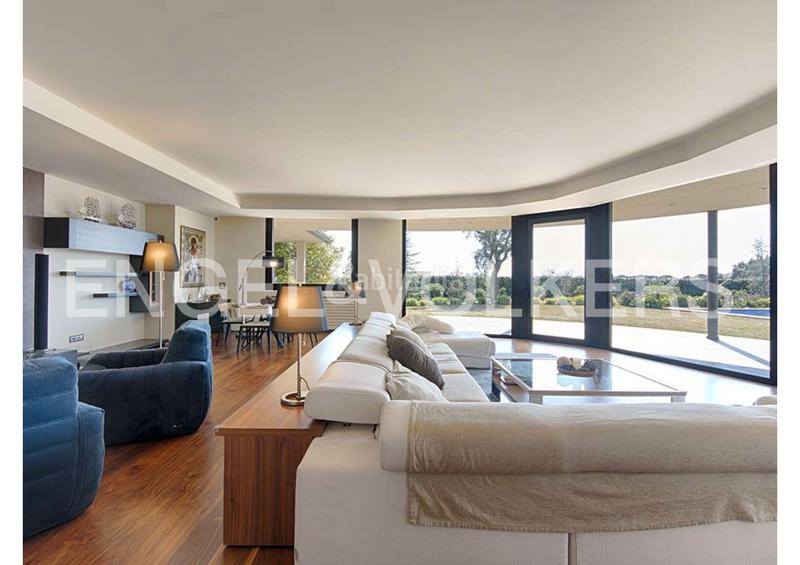 Foto e5c6811b-2597-4d1d-92c5-69d9228ff6a7. Chalet avec cheminée chauffage parking piscine dans Peralada