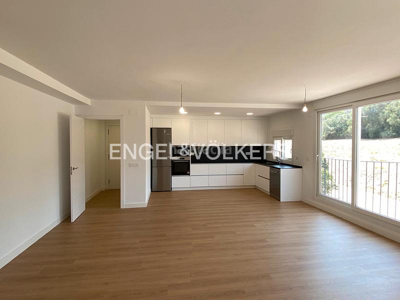 Foto 5f5ec47f-5155-4ad5-b7c3-8a84c0d8c99f. Piso en avinguda antoni margarits 3 exclusivo piso de obra nueva en Llançà