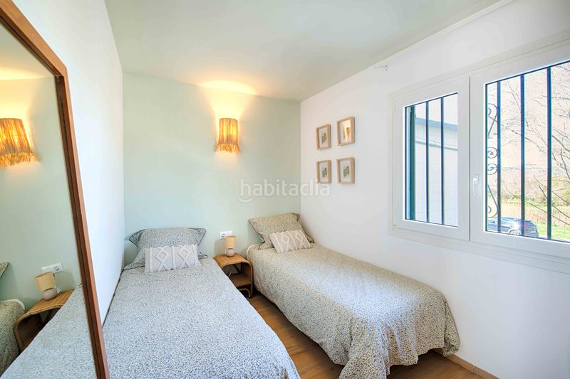 Foto ed2dd0ac-a820-4d78-a204-3a424eb9bc75. Casa adossada amb piscina a Cap Ras - Creus - Falconera Empuriabrava