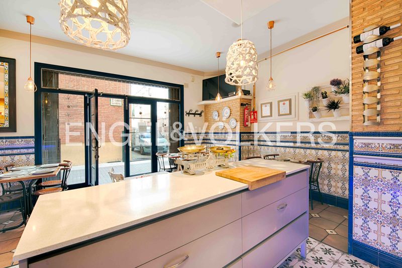 Foto d0cc8a49-ee95-404b-888c-f6dbdebdaabf. Local comercial a La Vila Llançà