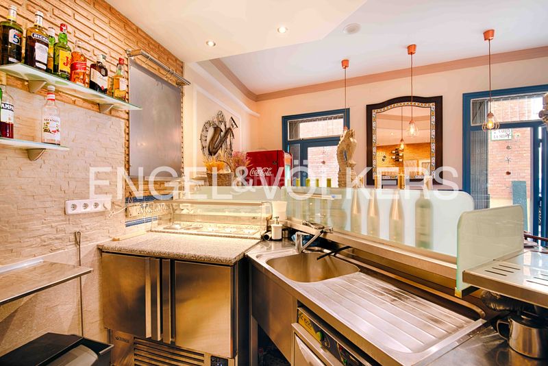 Foto e15d0fdb-0e27-408a-83b4-e6f775111624. Local comercial a La Vila Llançà