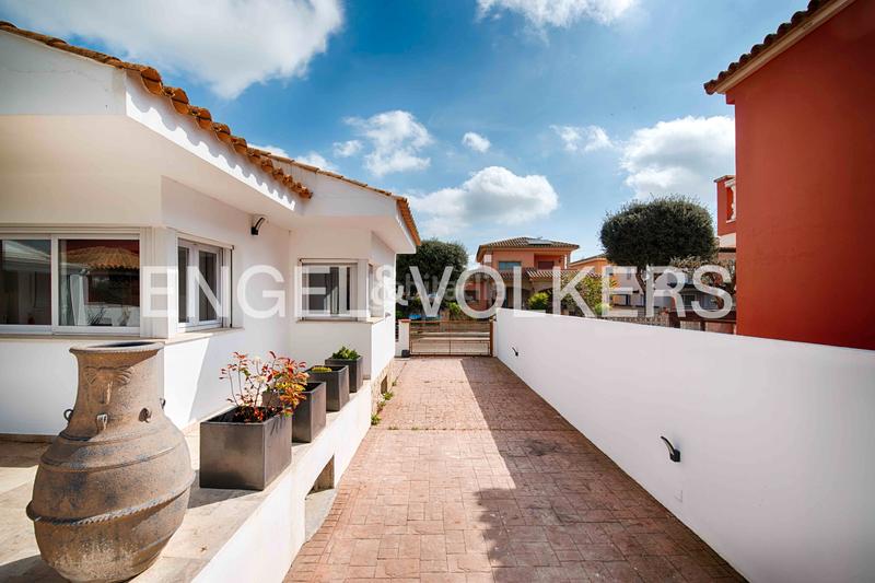 Foto 0af4fa4e-554c-4e4b-9156-a98822966230. Chalet mit parking pool in Castelló d´Empúries