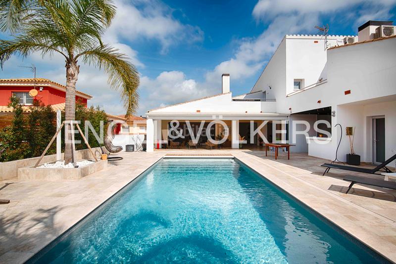 Foto 2ef6c3e5-1ced-483c-ac78-f9af95f55927. Chalet mit parking pool in Castelló d´Empúries