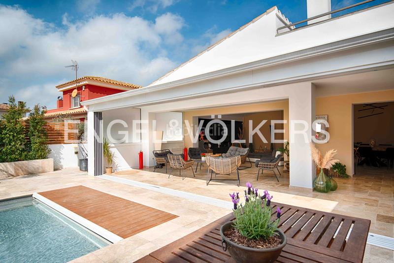 Foto 8aaa7030-f9d4-4fd1-8333-724cce7a95b2. Chalet mit parking pool in Castelló d´Empúries