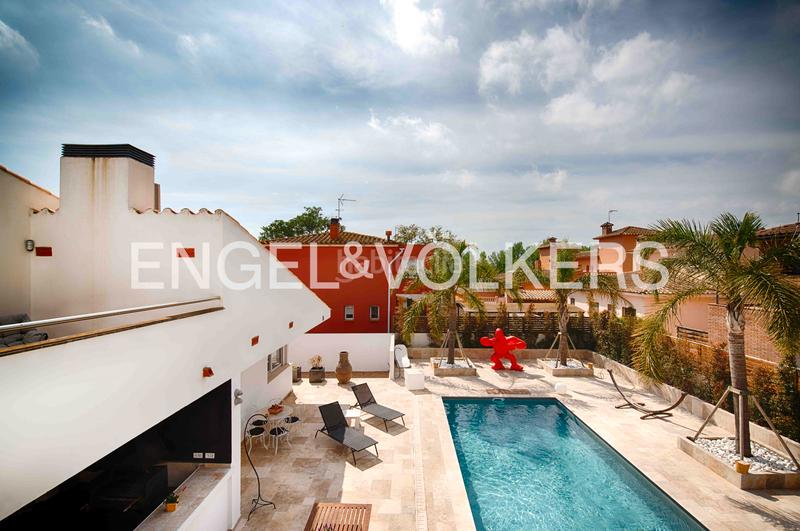 Foto b6d62182-5337-4931-8977-cc572cb71b50. Chalet mit parking pool in Castelló d´Empúries