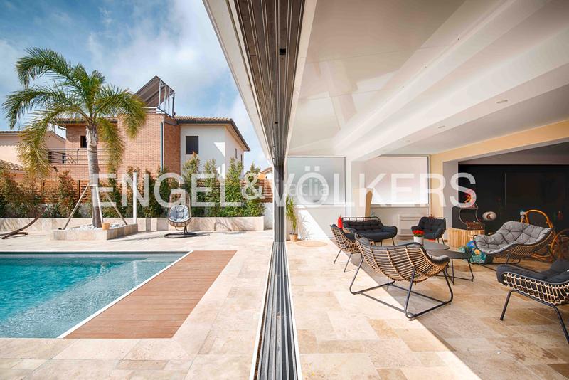 Foto b924000e-45fc-492b-b5a0-65b61da2b2f9. Chalet mit parking pool in Castelló d´Empúries