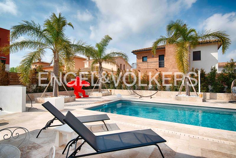 Foto e8160b8a-c867-4f50-bb71-374ec0c999ee. Chalet mit parking pool in Castelló d´Empúries