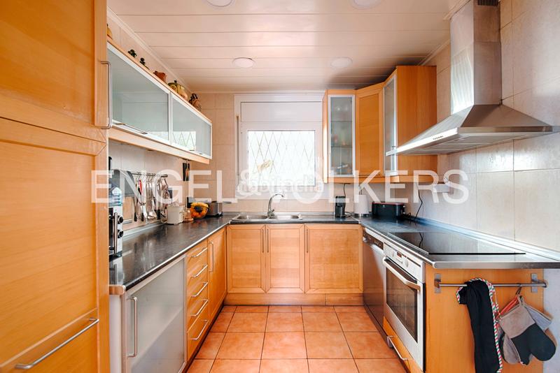 Foto 4a26e72a-5521-4e45-8ea3-360b552f73d0. Casa  con licencia turística, vistas impresionantes, psicina y garaje en Roses