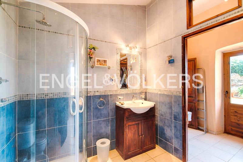 Foto 30b58621-4681-4cec-83fb-90b1c6bd11ce. Casa in carrer roca de la balena 3 in Vilajuïga