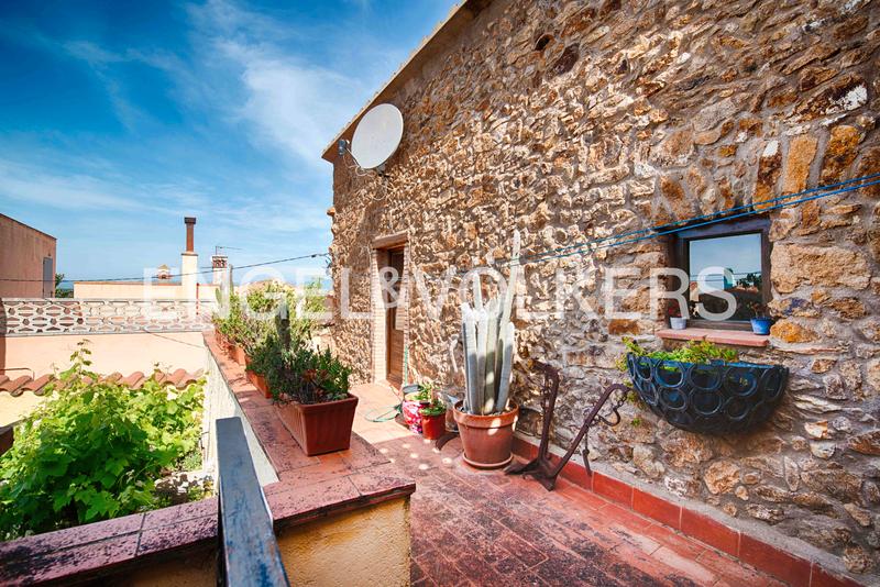 Foto 58011da2-505a-41d7-b30c-b7a8dc22e2c8. Casa in carrer roca de la balena 3 in Vilajuïga