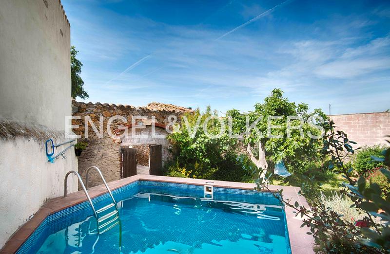 Foto 91956b00-849a-4862-896b-6501c5de732d. Casa in carrer roca de la balena 3 in Vilajuïga