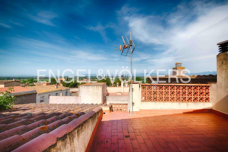 Foto fc3e9454-c19c-44c8-aed2-c3fde7881743. Casa in carrer roca de la balena 3 in Vilajuïga