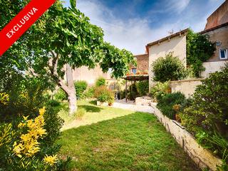 Maison dans Carrer roca de la balena 3. Casa de pueblo con gran jardn en vilajuga